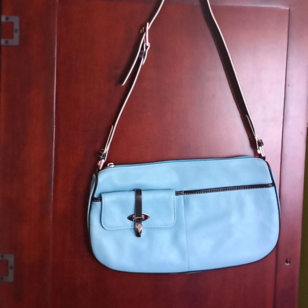 Maxx New York Soft blue with black piping bag
